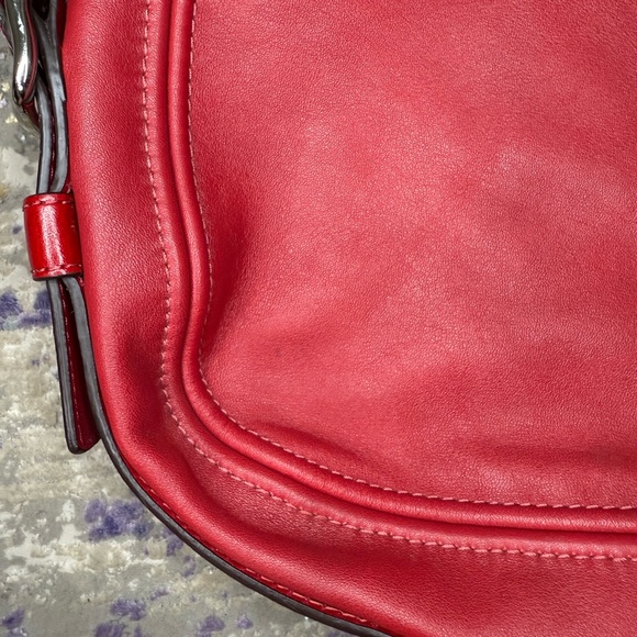 Beautiful condition red coach Zoe bag - Picture 3 of 9